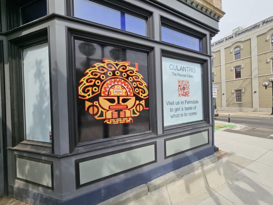 Picture of a older building with windows.