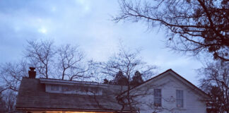 White house at night