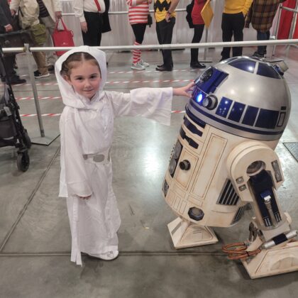 Princess Leia and R2-D2 cosplay