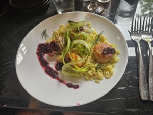 Scallops at Black Pearl. Photo by Drew Saunders.