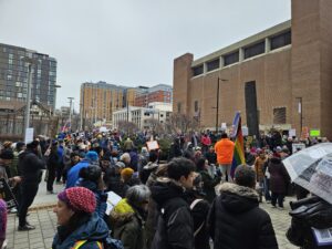 The crowd of protestors remembering Rene Good and protesting the Trump Administration's behavior. Photo by Drew Saunders.