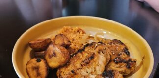 The chicken yassa at Galy's. Photo by Drew Saunders.