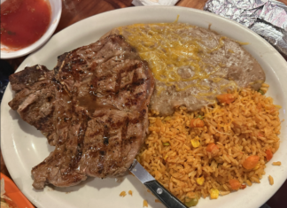 Dos Fuentes: Serving Generous Portions and a Welcoming Atmosphere.